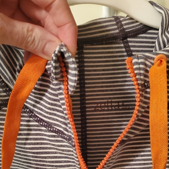 Zella Lightweight Zipper Hooded Jacket - Picture 3 of 6